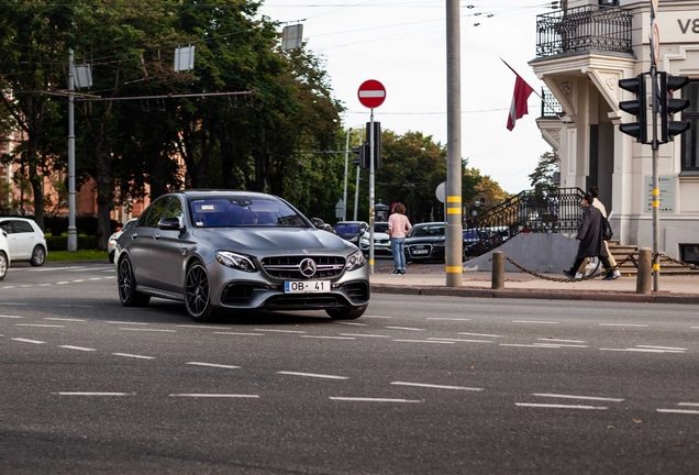 Mercedes-AMG E 63 S W213