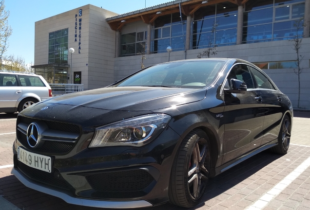 Mercedes-Benz CLA 45 AMG C117