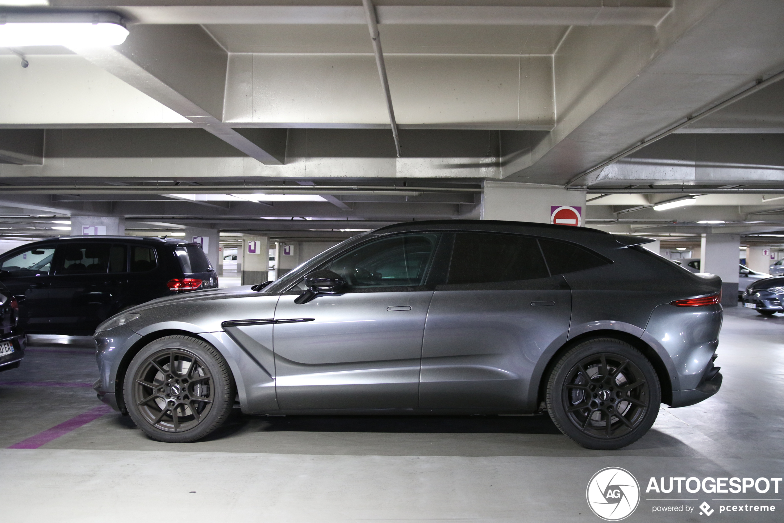 Aston Martin DBX