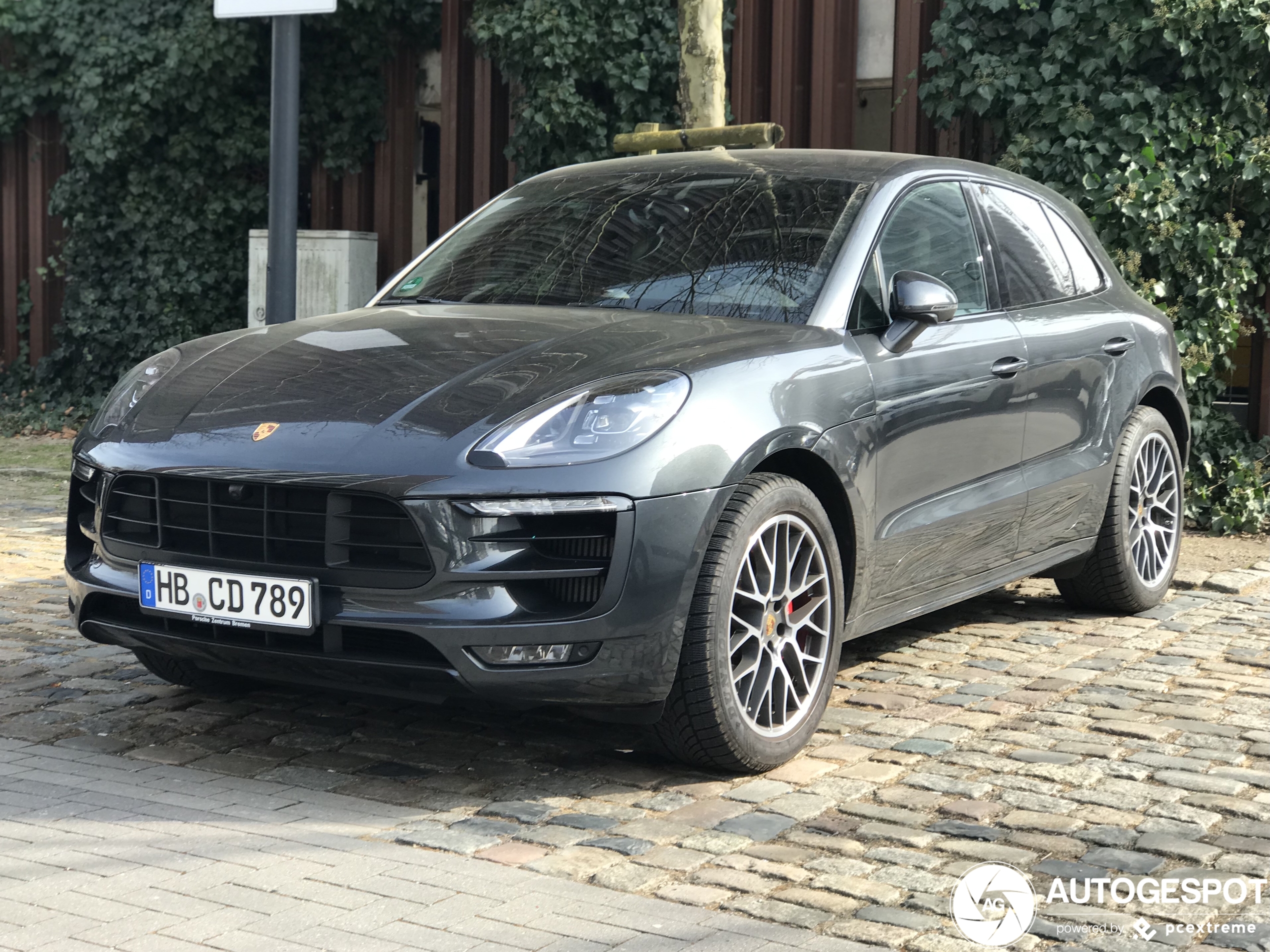 Porsche 95B Macan GTS