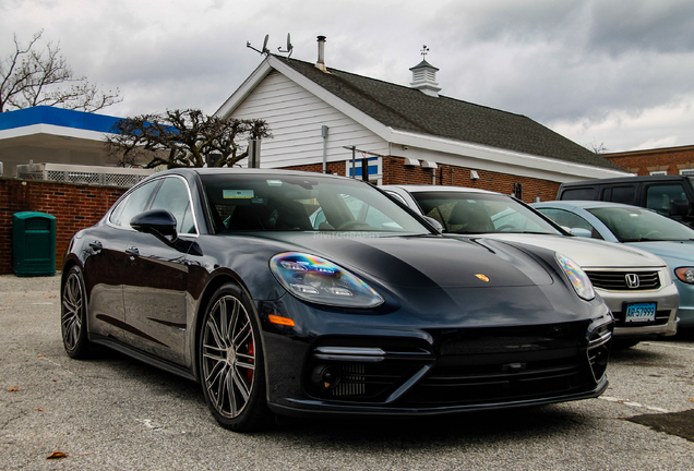 Porsche 971 Panamera Turbo