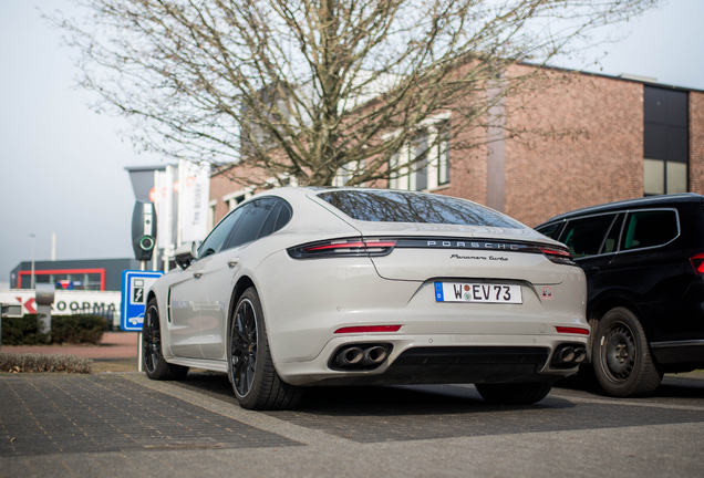 Porsche 971 Panamera Turbo