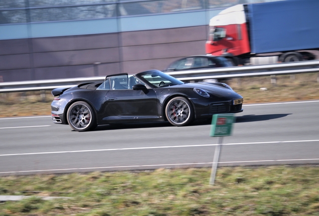 Porsche 992 Carrera 4S Cabriolet