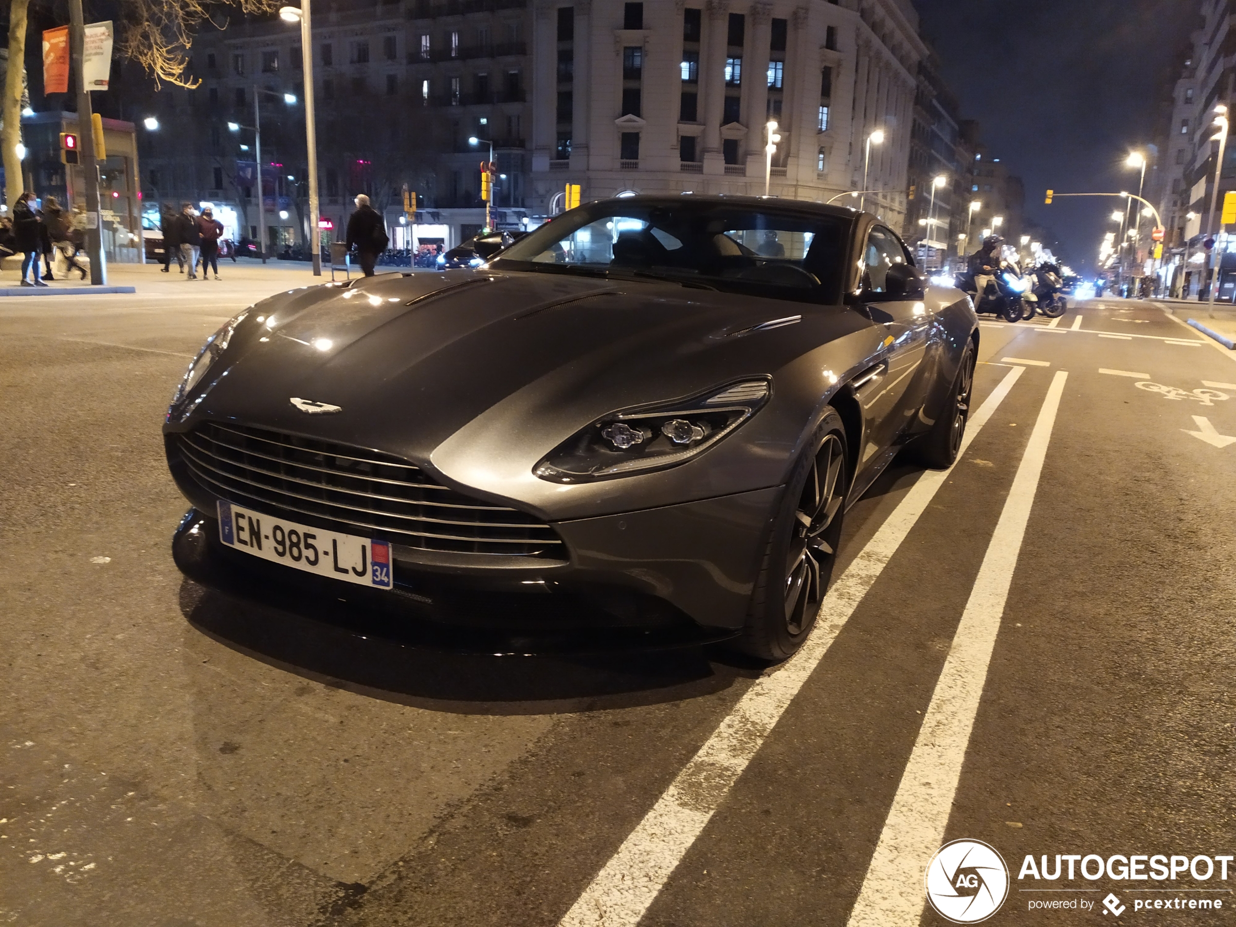 Aston Martin DB11