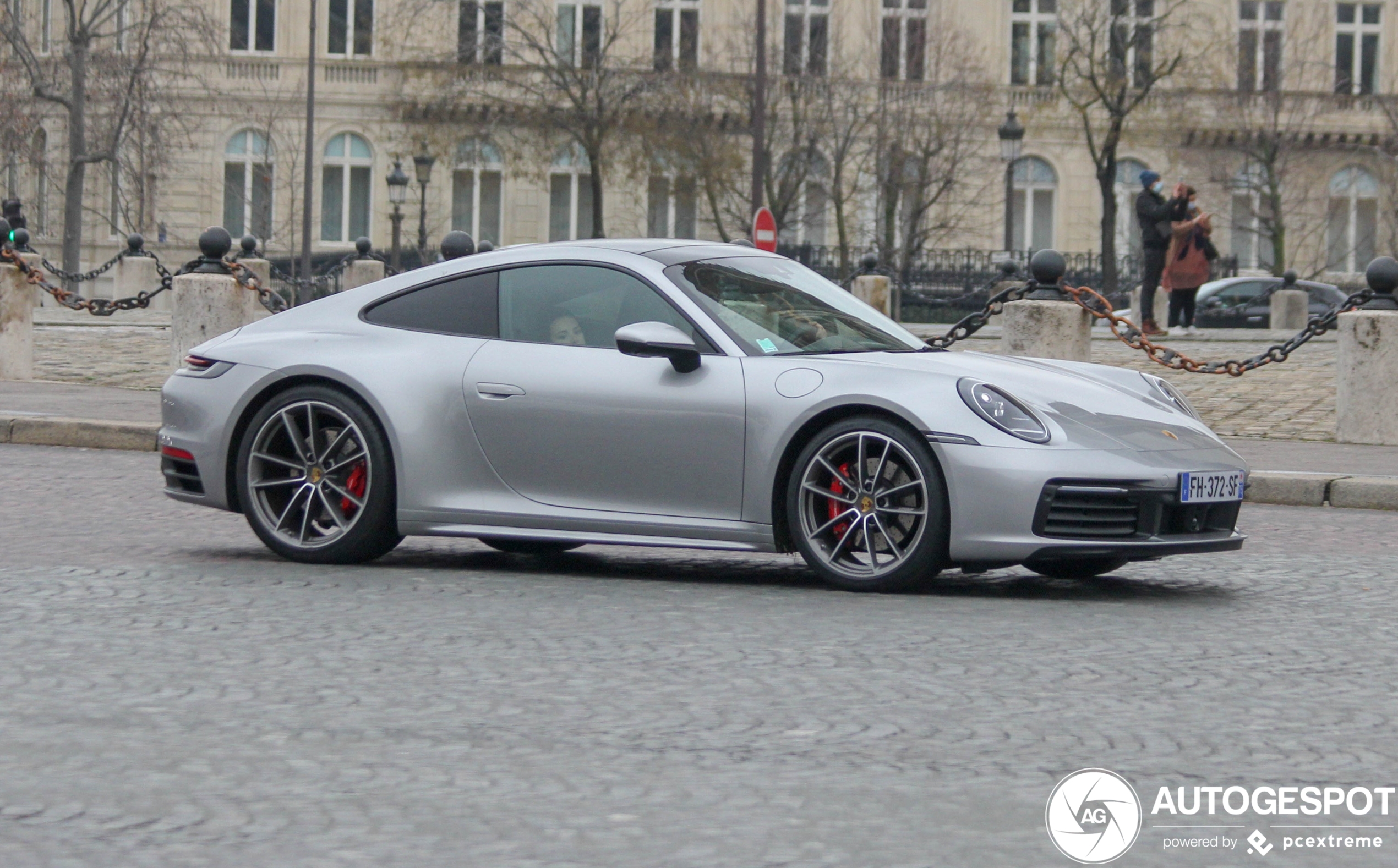 Porsche 992 Carrera 4S