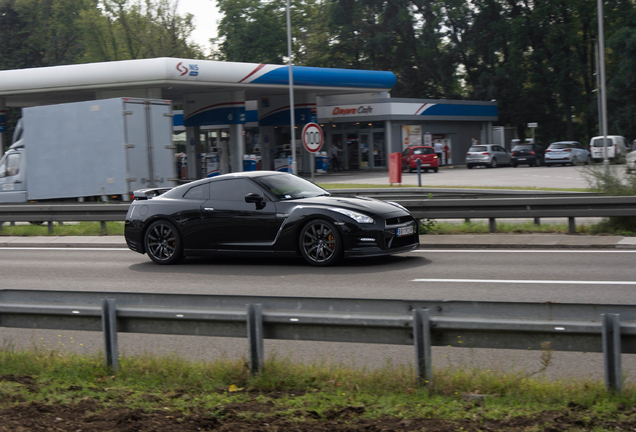 Nissan GT-R 2011