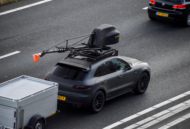 Porsche 95B Macan GTS