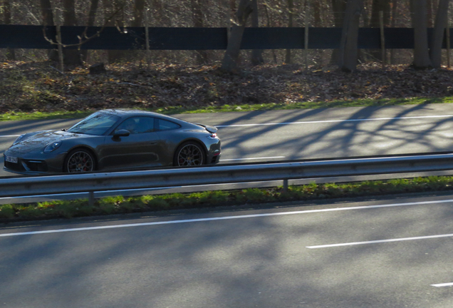 Porsche 992 Carrera 4S