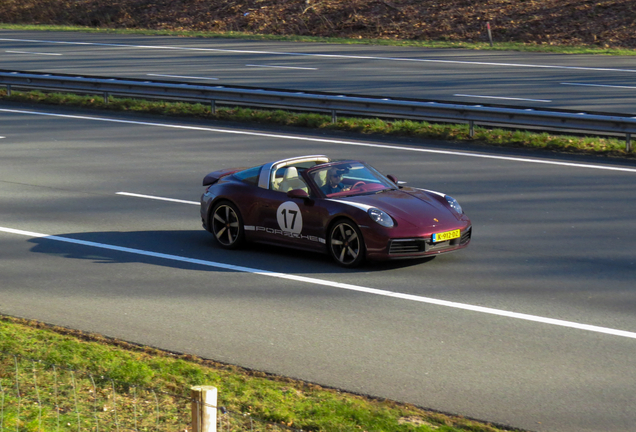 Porsche 992 Targa 4S Heritage Design Edition