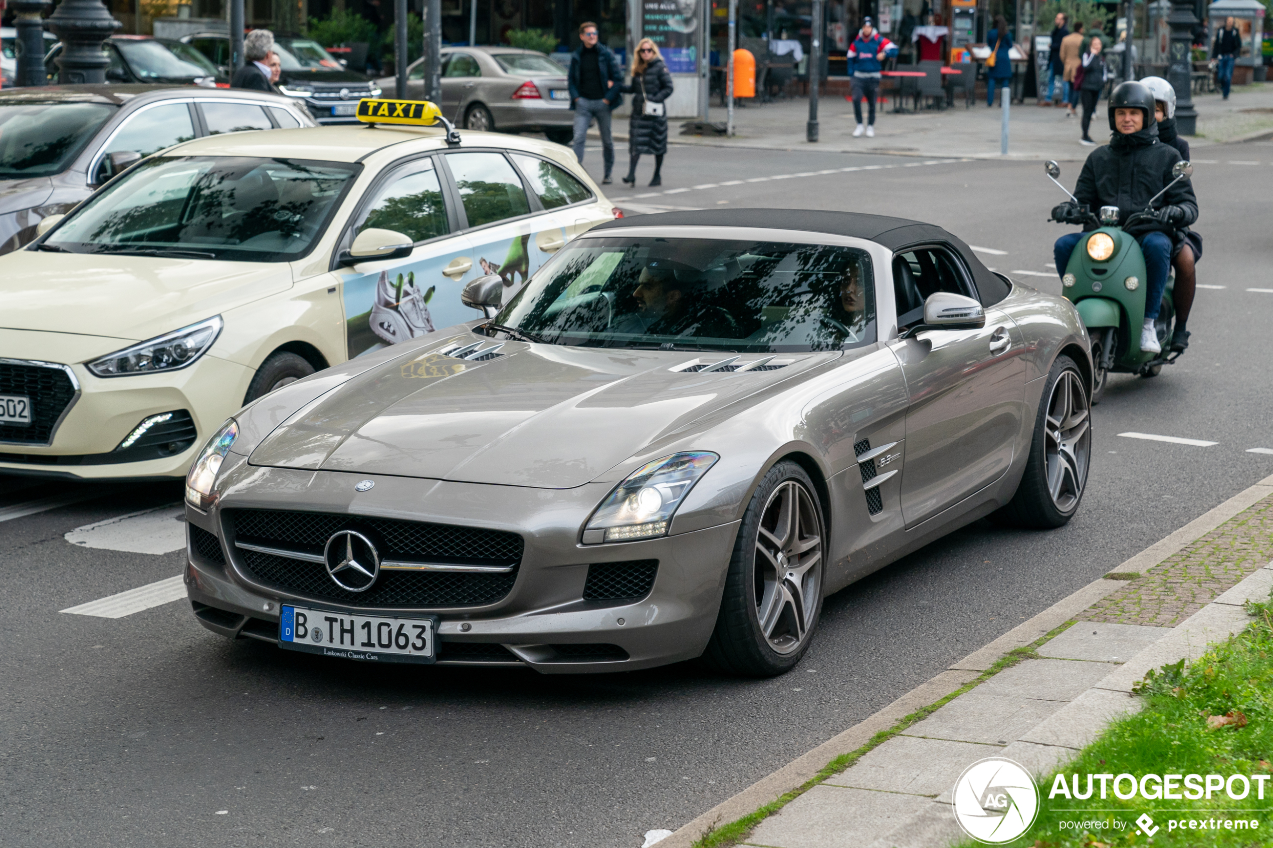 Mercedes-Benz SLS AMG Roadster