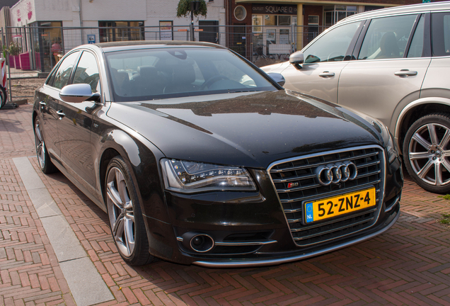 Audi S8 D4