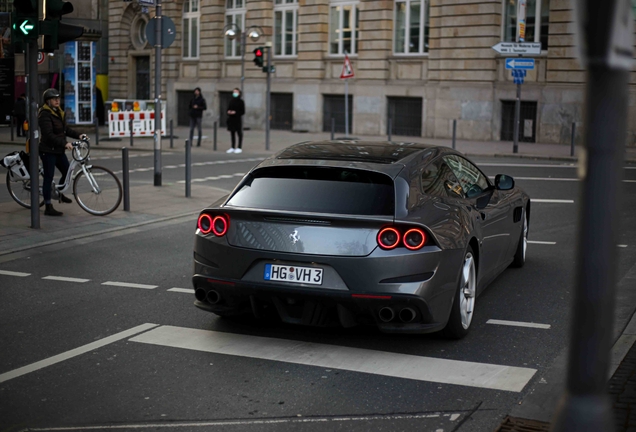 Ferrari GTC4Lusso T