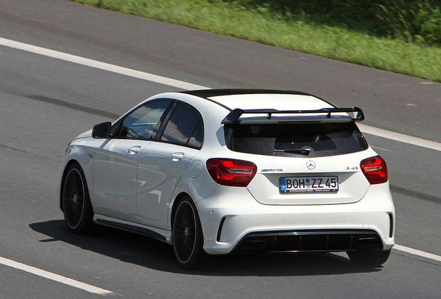 Mercedes-AMG A 45 W176 2015