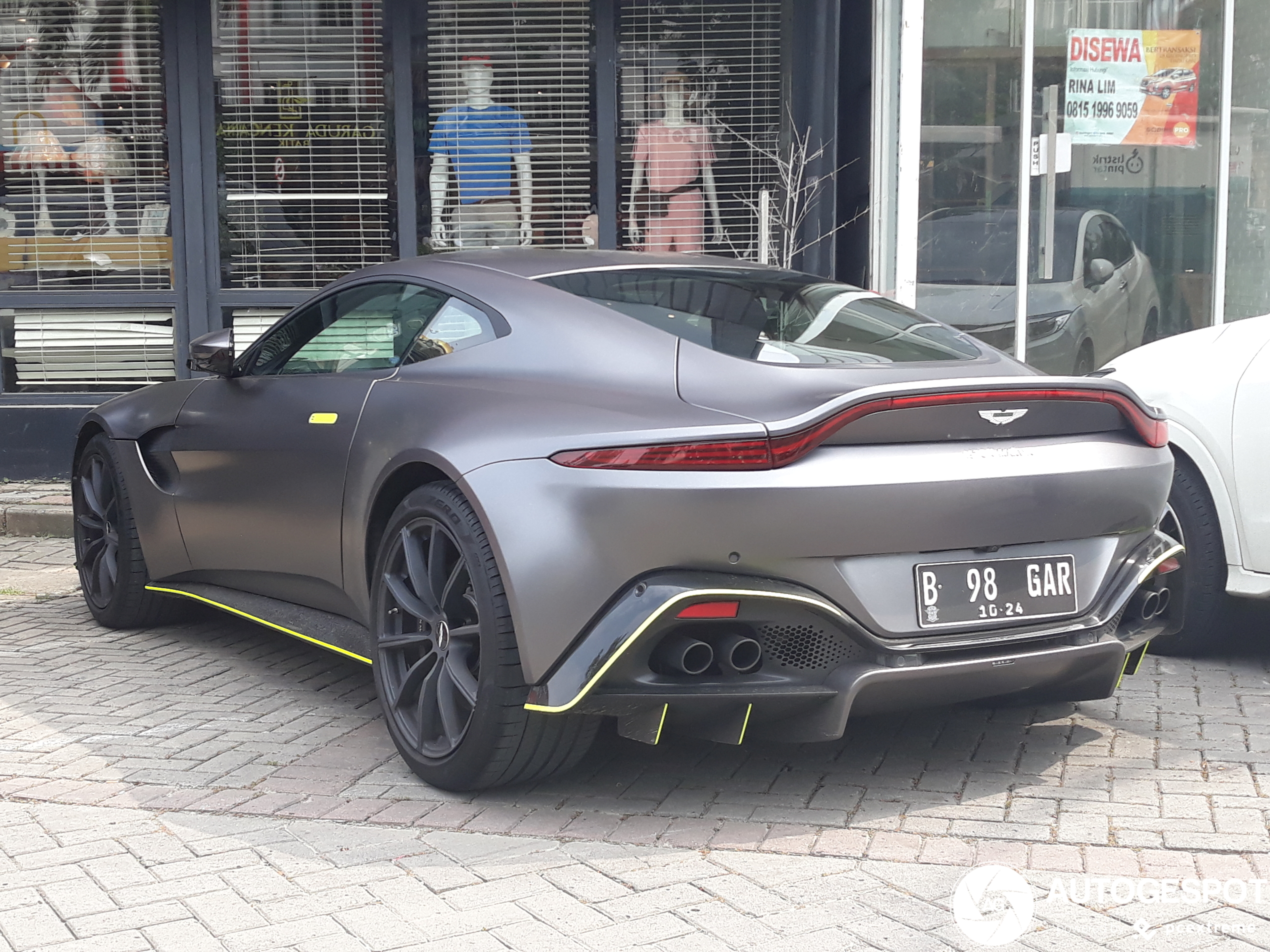 Aston Martin V8 Vantage 2018