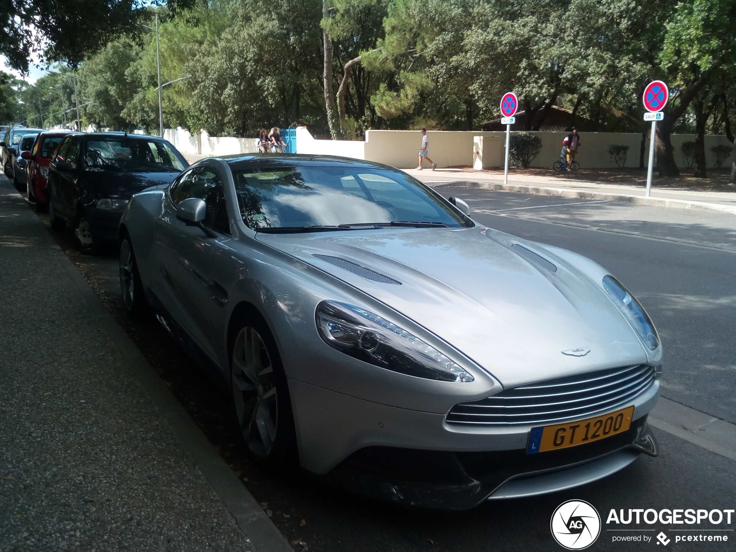 Aston Martin Vanquish 2013