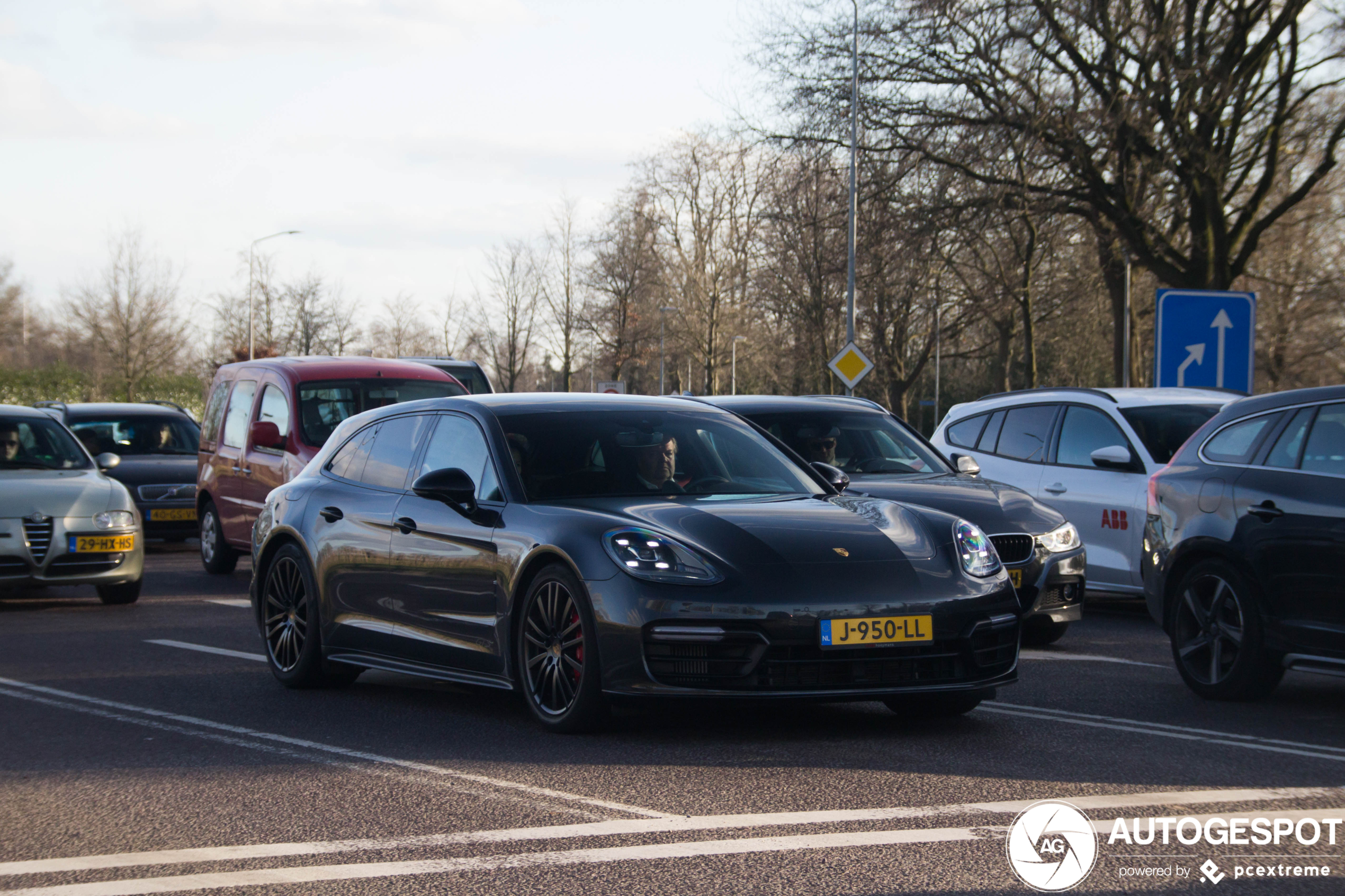 Porsche 971 Panamera GTS Sport Turismo