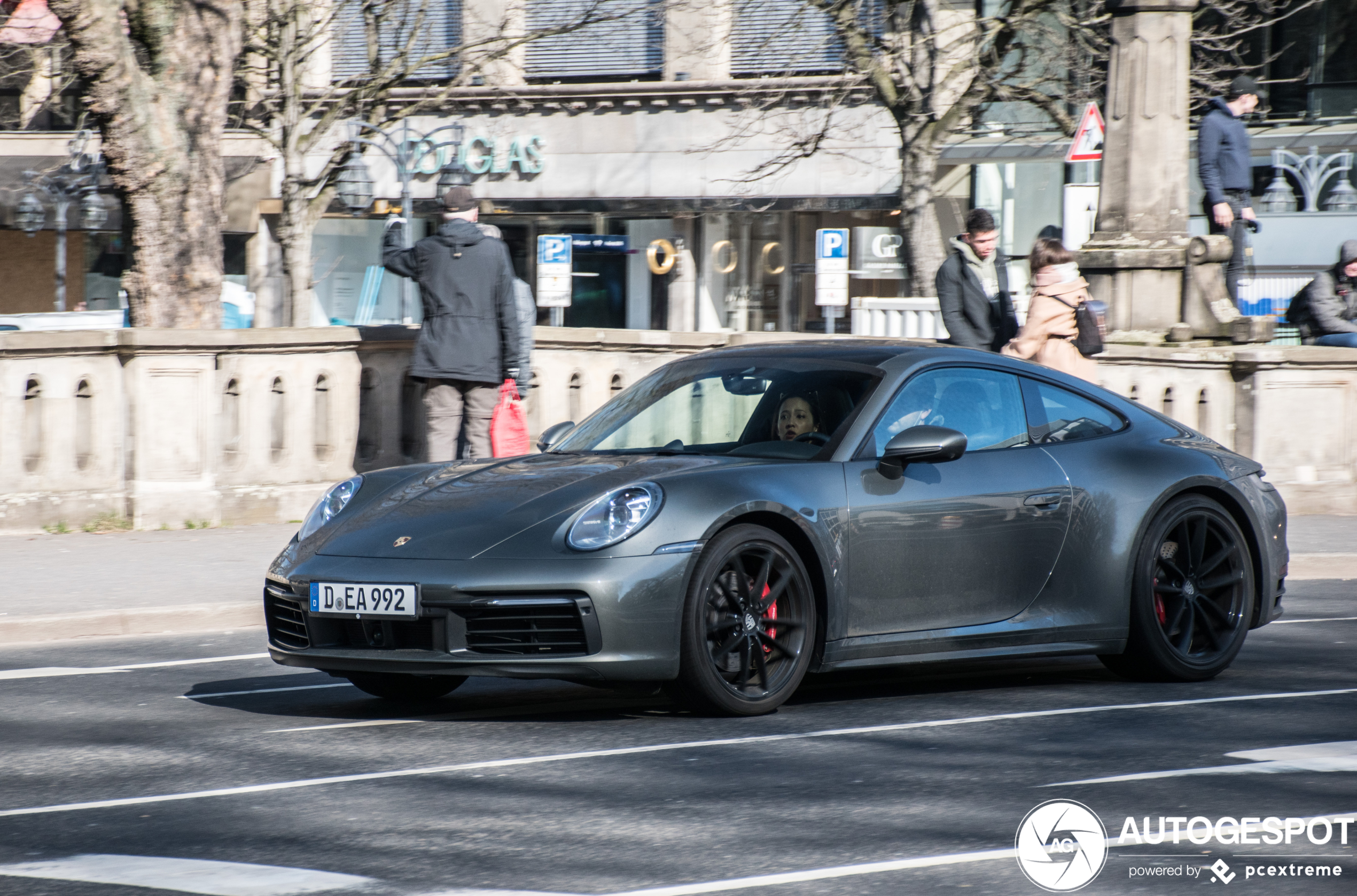 Porsche 992 Carrera 4S