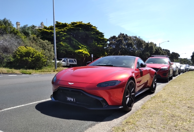 Aston Martin V8 Vantage 2018