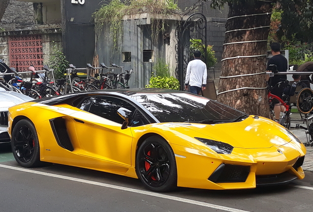 Lamborghini Aventador LP700-4