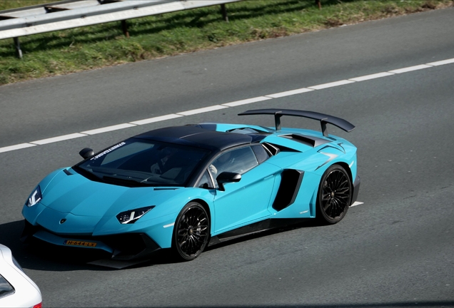 Lamborghini Aventador LP750-4 SuperVeloce Roadster