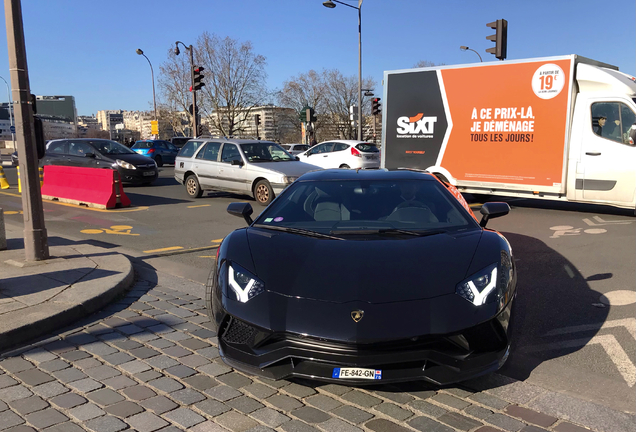 Lamborghini Aventador S LP740-4