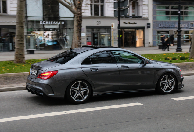 Mercedes-Benz CLA 45 AMG C117