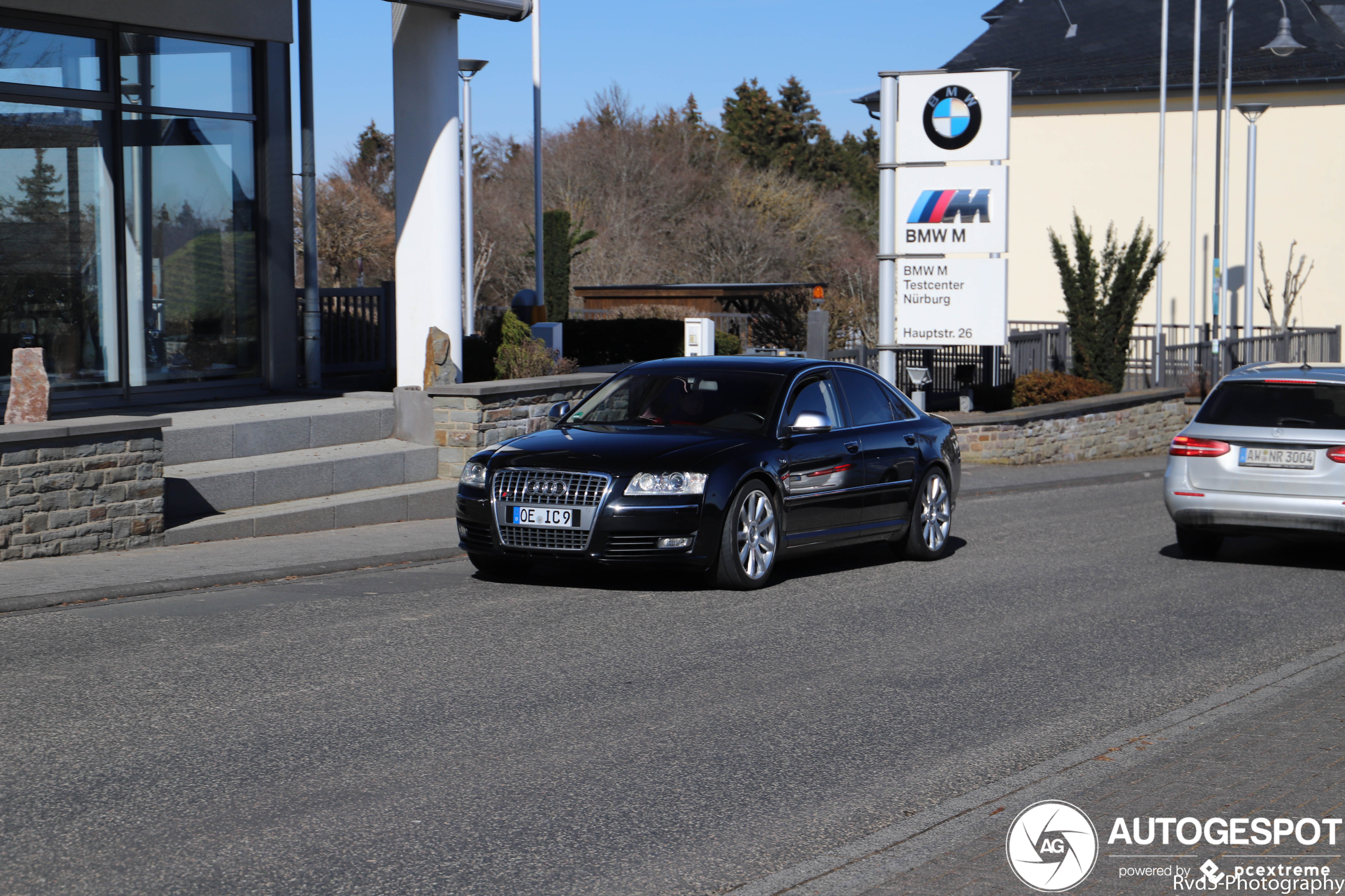 Audi S8 D3