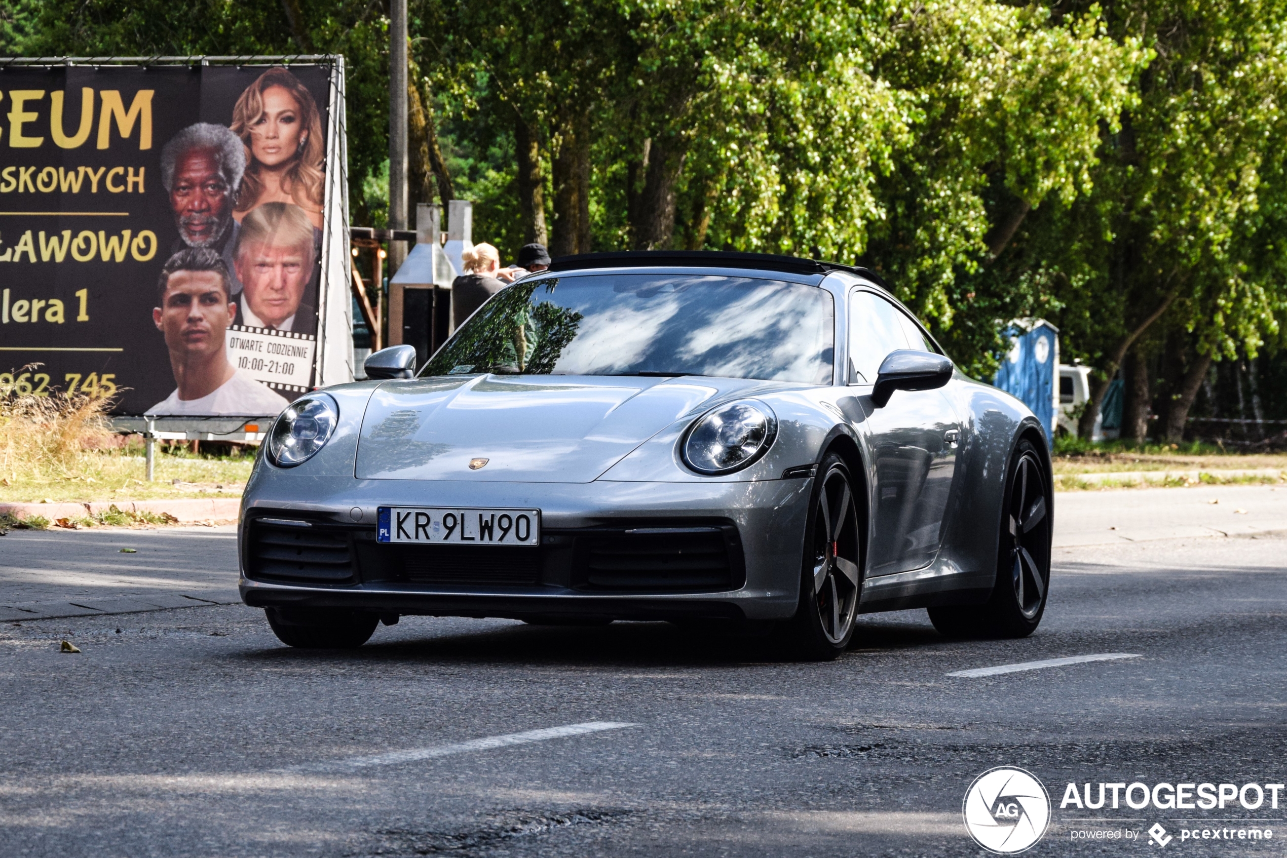 Porsche 992 Carrera 4S