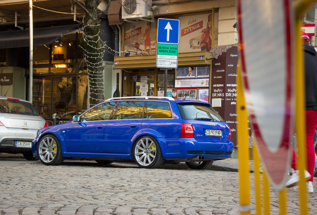 Audi RS4 Avant B5