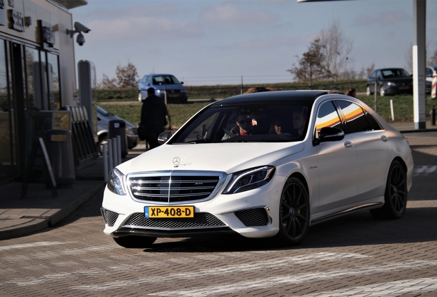 Mercedes-Benz S 65 AMG V222