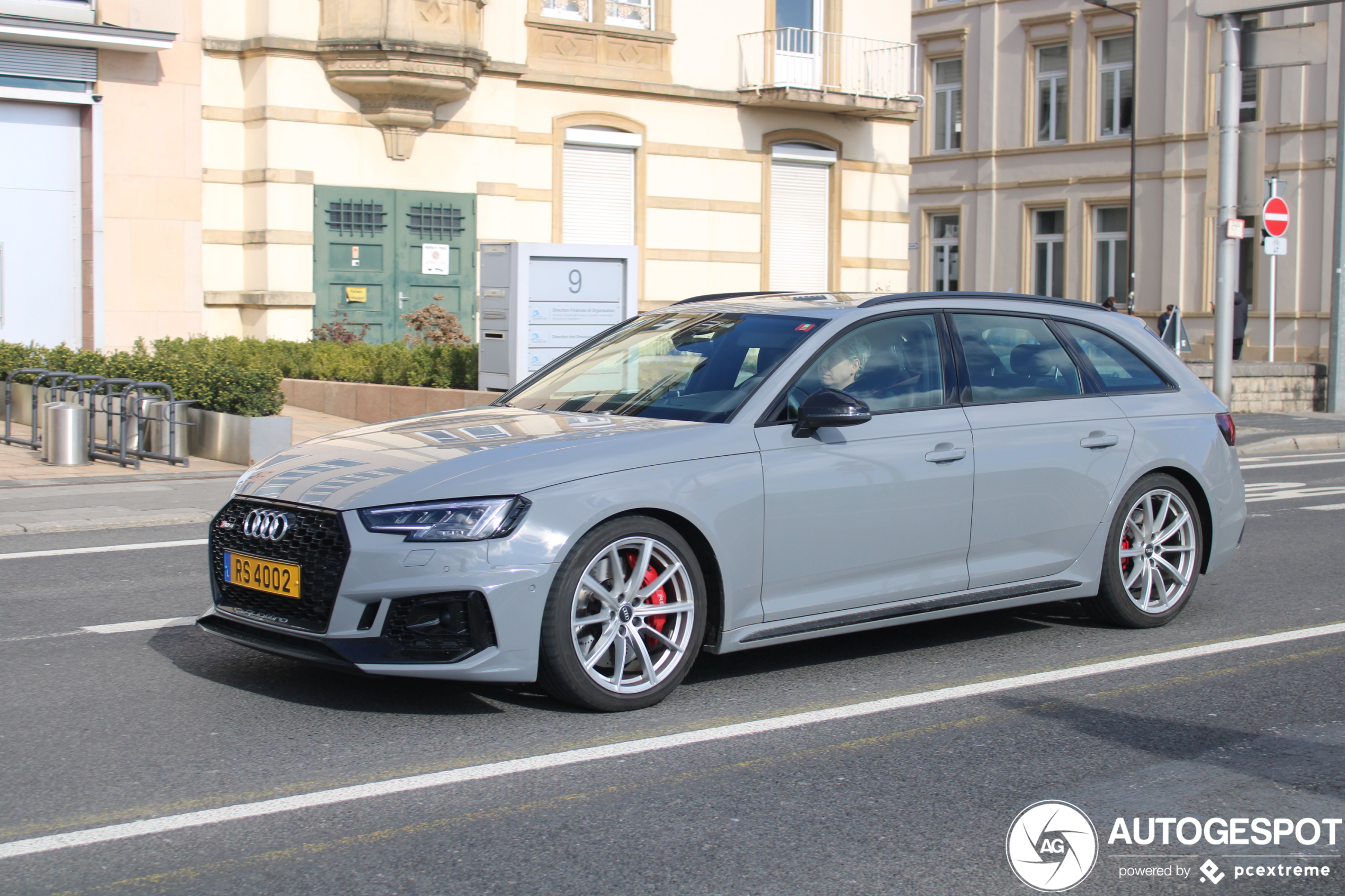 Audi RS4 Avant B9