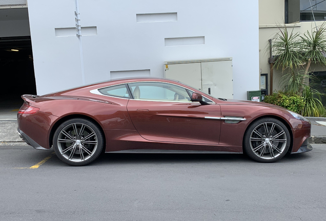 Aston Martin Vanquish 2013