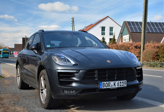 Porsche 95B Macan GTS