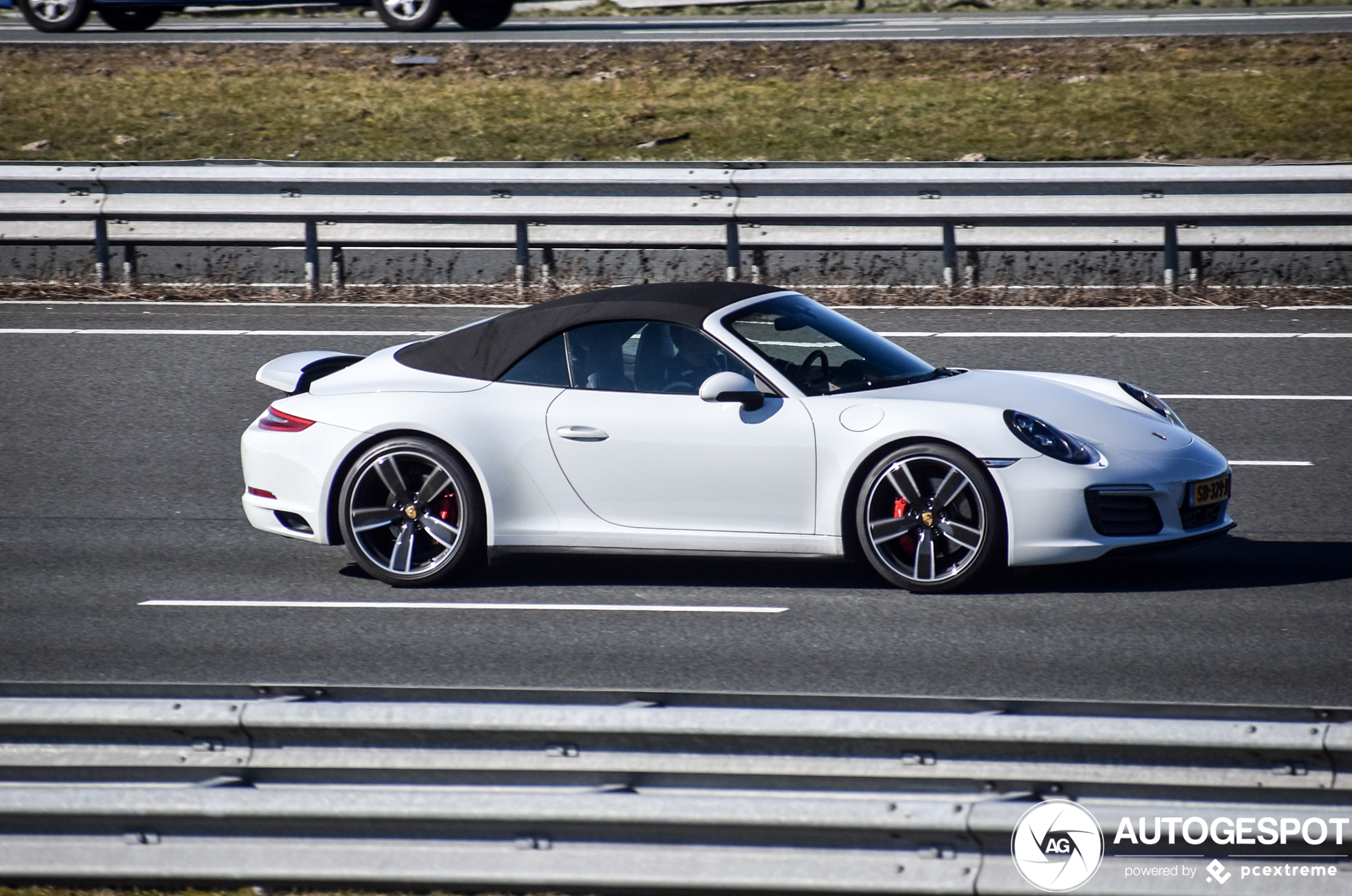 Porsche 991 Carrera 4S Cabriolet MkII