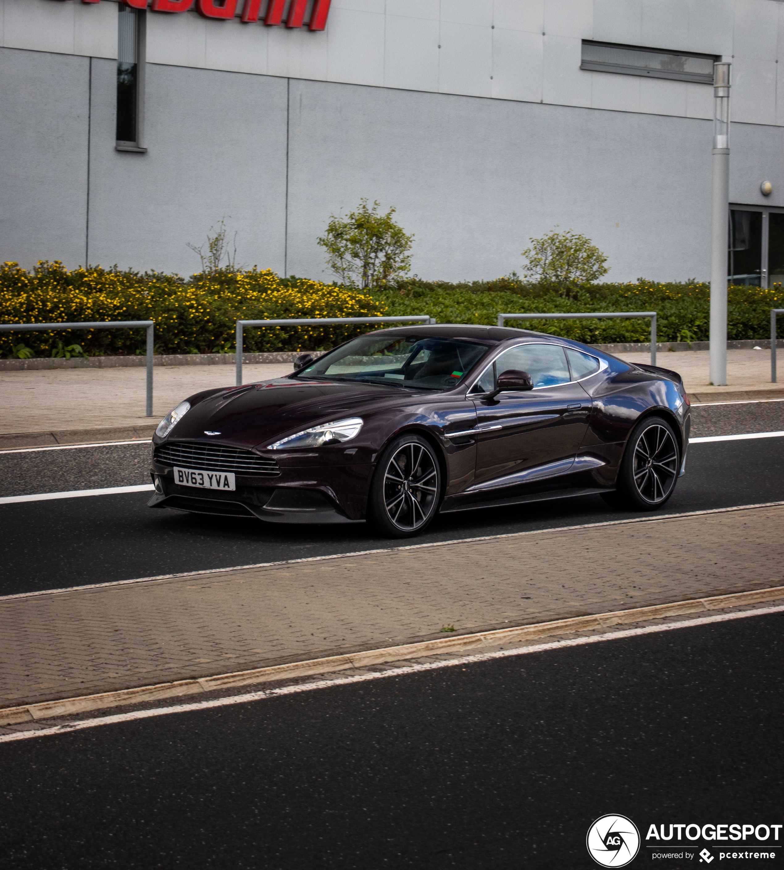 Aston Martin Vanquish 2013