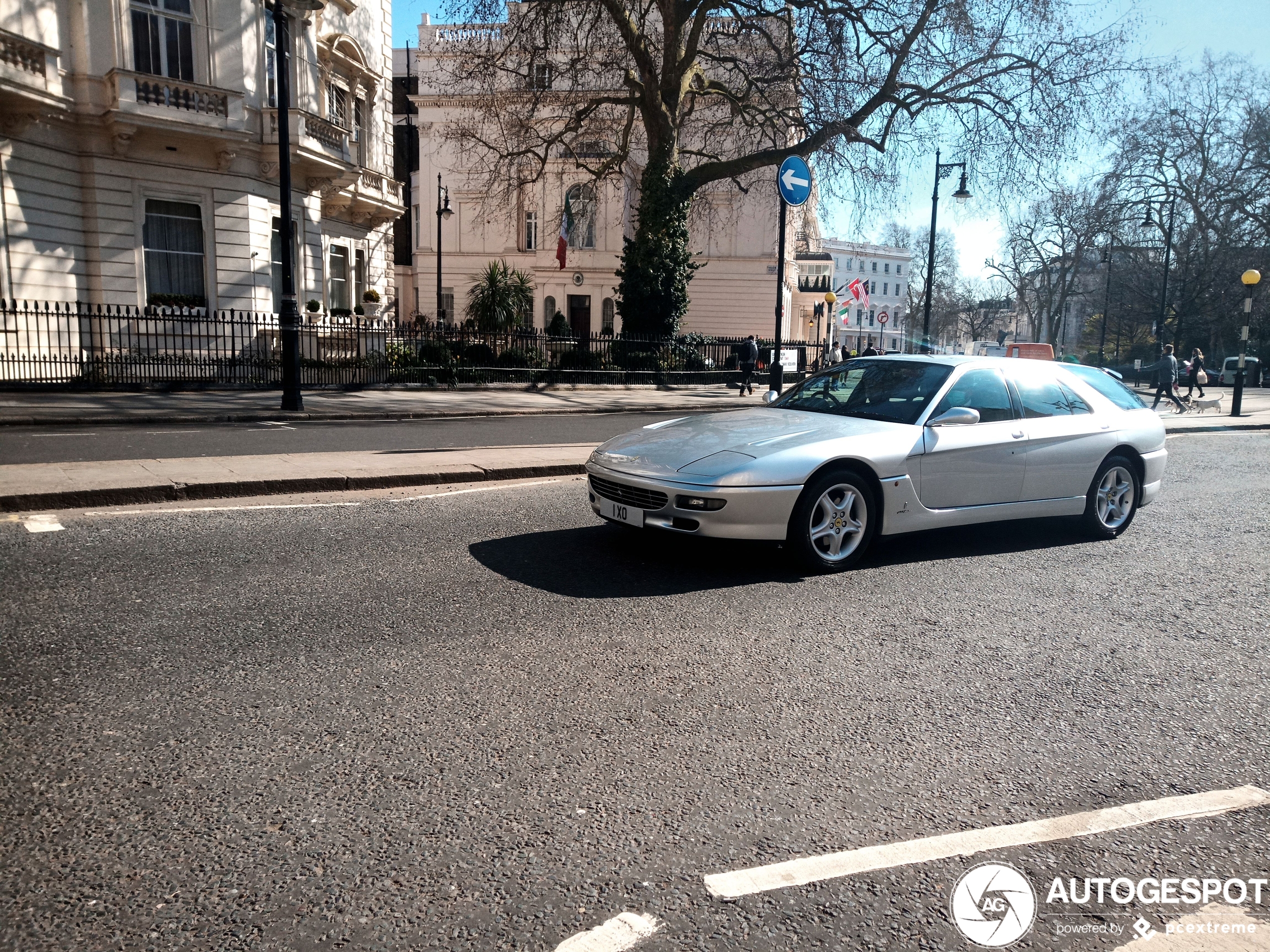 Ferrari 456 GT Venice rijdt nog altijd rond door Londen