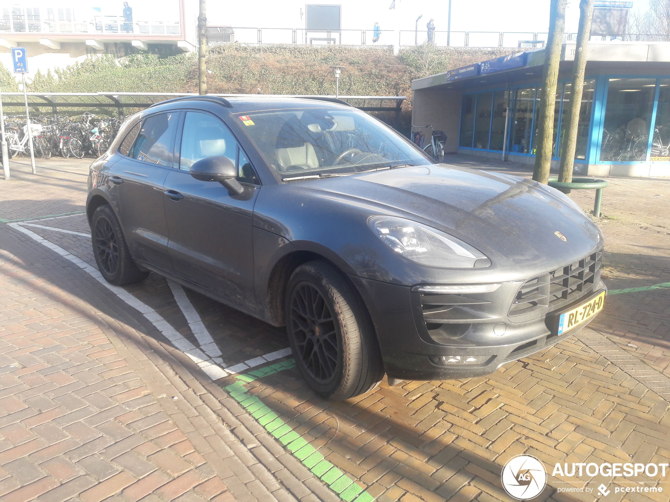 Porsche 95B Macan GTS