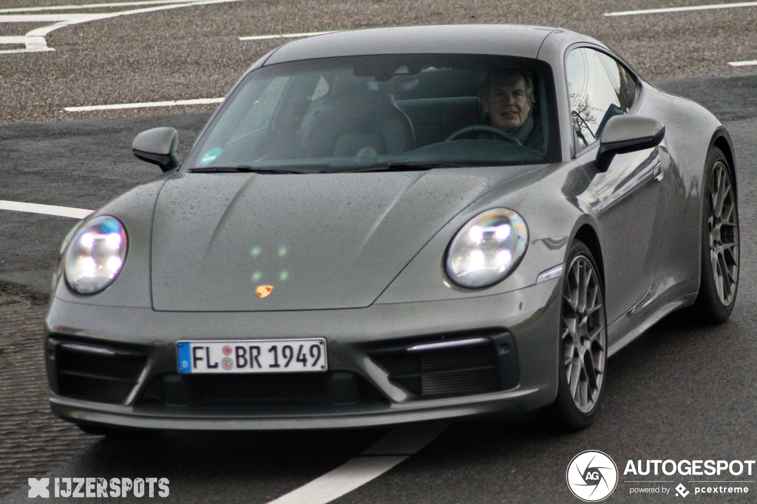 Porsche 992 Carrera 4S