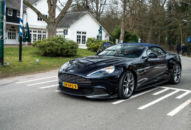 Aston Martin Vanquish S Volante 2017