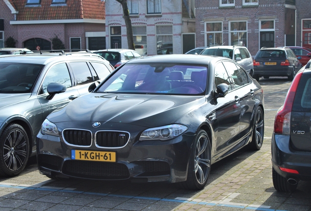 BMW M5 F10 2011