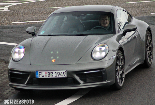 Porsche 992 Carrera 4S