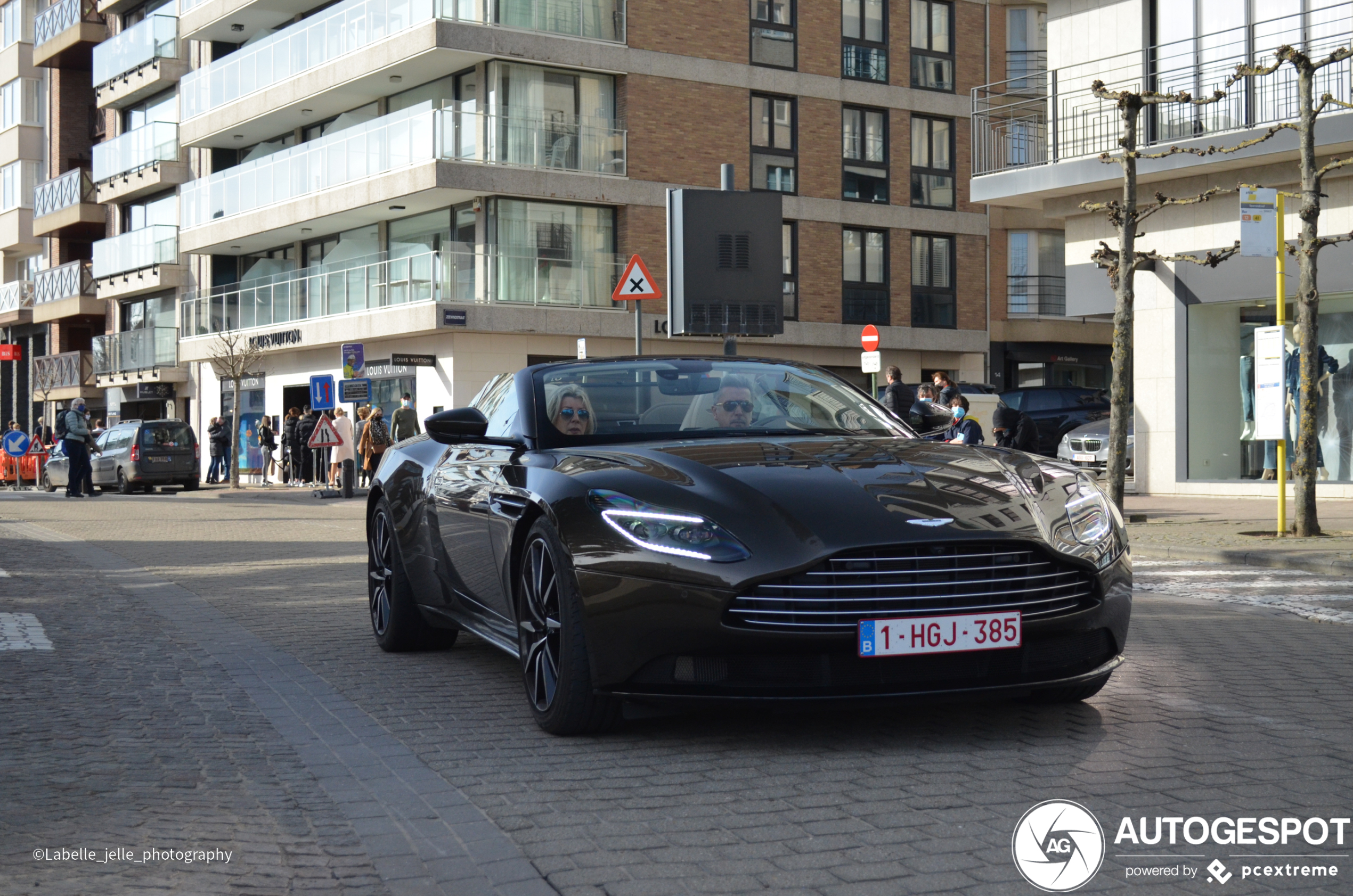 Aston Martin DB11 V8 Volante