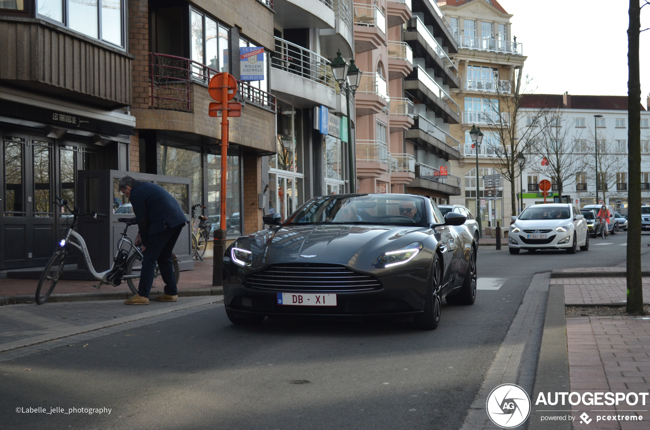 Aston Martin DB11 V8 Volante