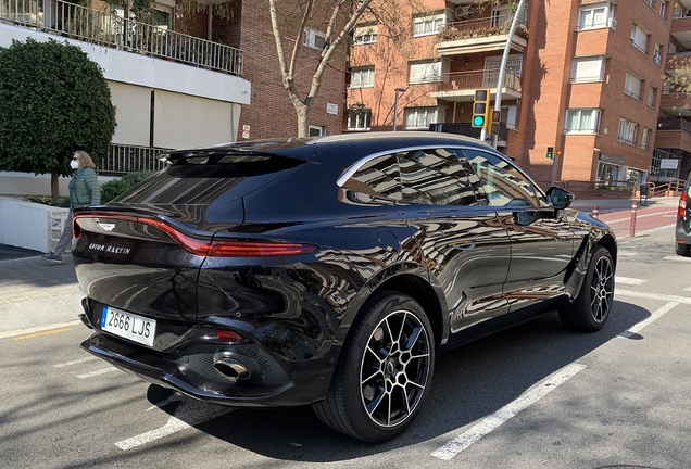 Aston Martin DBX