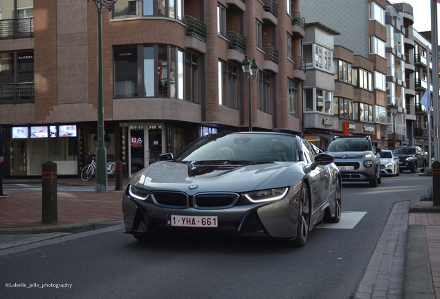 BMW i8 Roadster