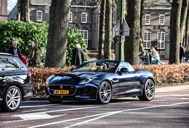 Jaguar F-TYPE S Convertible