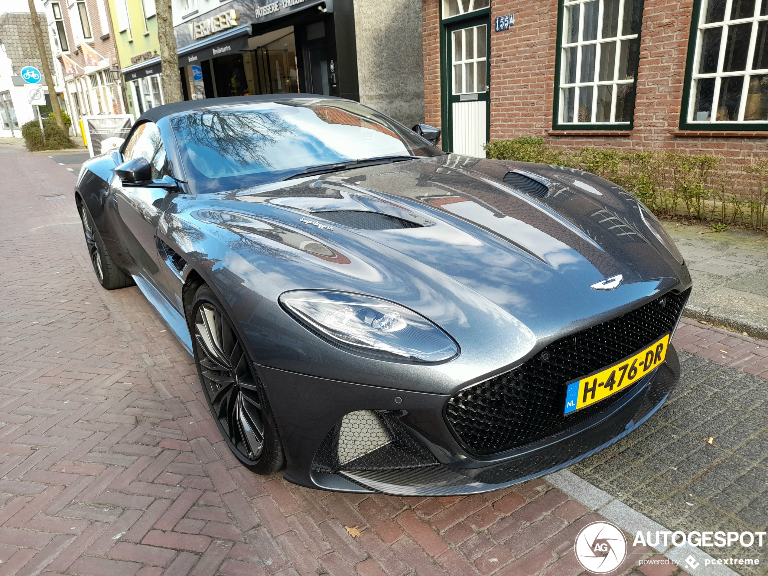 Aston Martin DBS Superleggera Volante