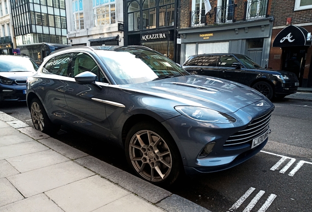 Aston Martin DBX