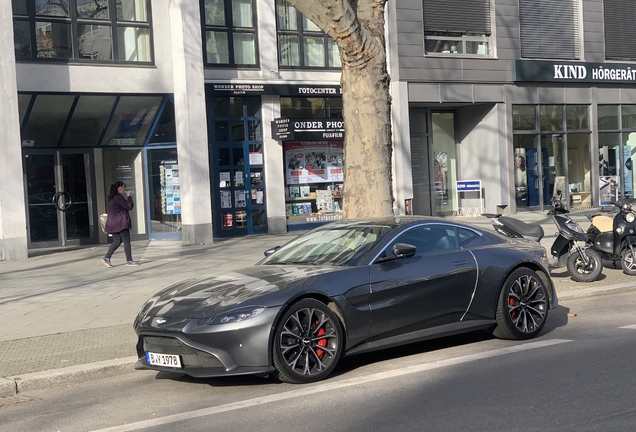 Aston Martin V8 Vantage 2018