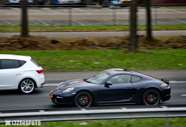 Porsche 718 Cayman S